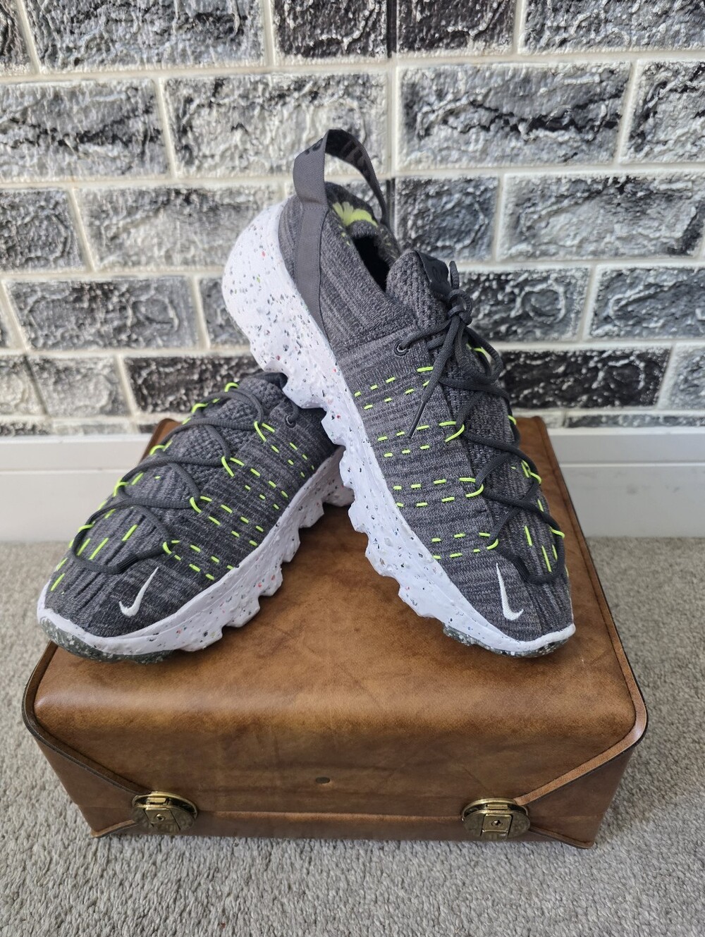 Nike Men's CZ6398-010 Gray Neon Sneakers Size 11.5